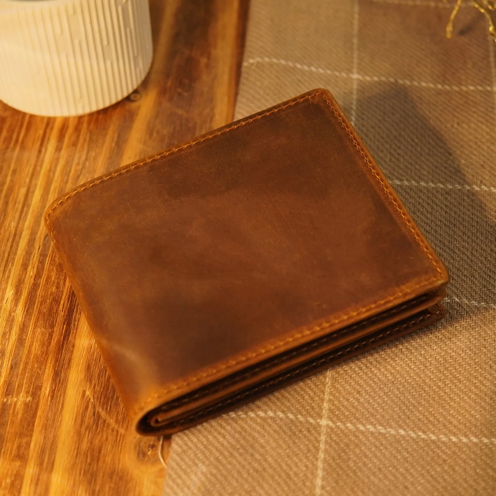 Polare Men's RFID Blocking Cowboy Genuine Natural Crazy Horse Leather Bifold Wallet